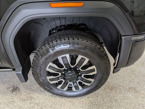 Used 2025 GMC Sierra 2500 Denali Ultimate AWD/4WD image 15