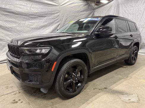 Used 2023 Jeep Grand Cherokee L Laredo AWD/4WD image 3