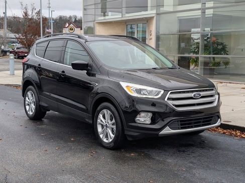Used 2019 Ford Escape SEL image 9