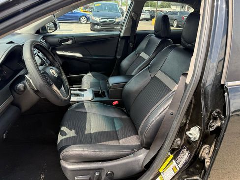 Used 2012 Toyota Camry SE FWD image 9