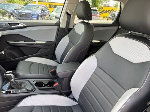 Used 2022 Volkswagen Taos SEL AWD/4WD image 19