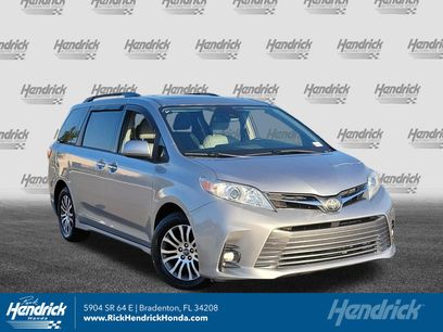 Used 2018 Toyota Sienna XLE w/ XLE Navigation Package