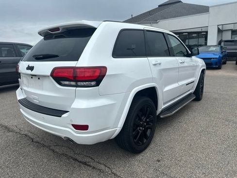 Used 2021 Jeep Grand Cherokee Laredo X AWD/4WD image 5