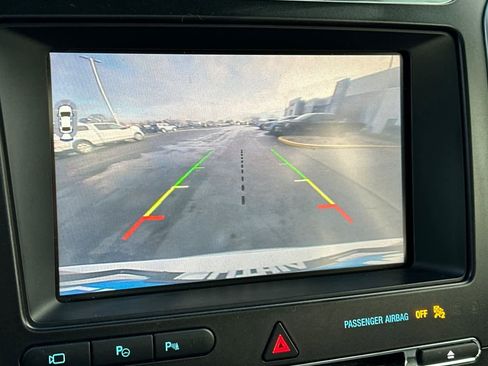 Used 2016 Ford Explorer Platinum image 20