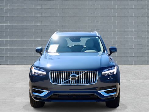 Used 2022 Volvo XC90 T8 Inscription Expression w/ Protection Package image 3