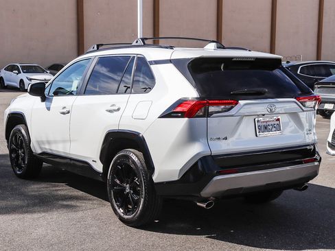 Used 2025 Toyota RAV4 SE image 10