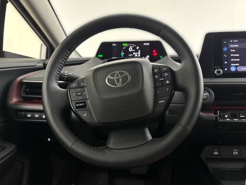 Used 2025 Toyota Prius Plug-In Hybrid FWD image 11