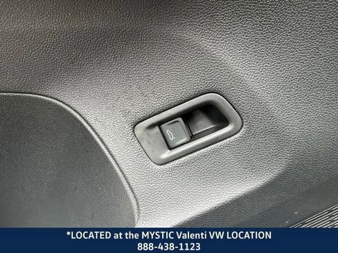 Certified 2025 Volkswagen Atlas SEL Premium R-Line image 36