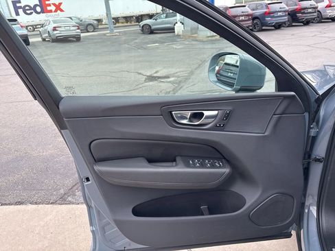 Certified 2023 Volvo XC60 B5 Plus w/ Climate Package AWD/4WD image 17