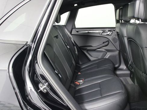 Certified 2026 Porsche Macan image 32