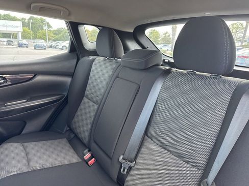 Used 2018 Nissan Rogue Sport SV w/ SV All-Weather Package image 14