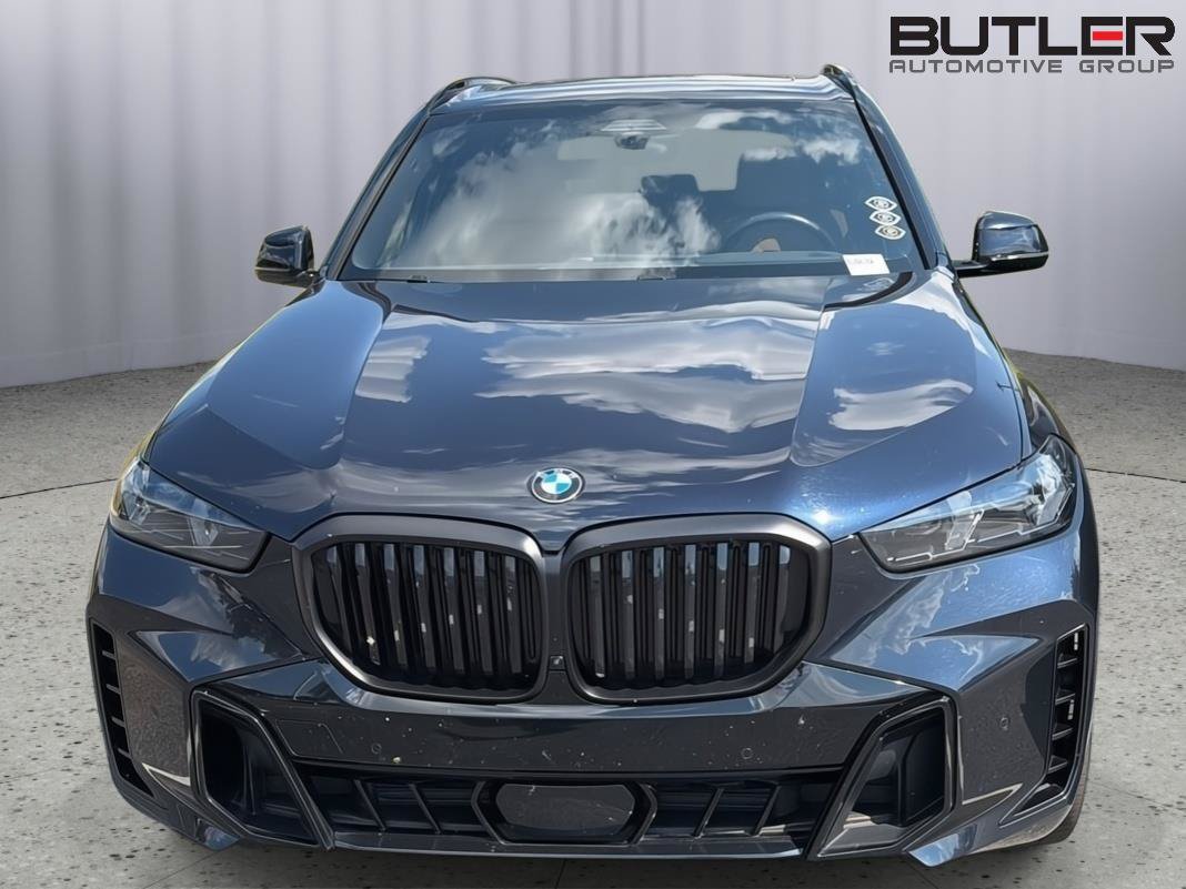 Used 2024 BMW X5 xDrive40i w/ M Sport Package AWD/4WD image 3