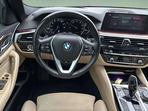 Used 2019 BMW 530i w/ Convenience Package image 33