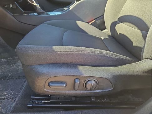 Used 2024 Chevrolet Malibu LT image 22