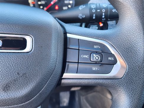 Used 2025 Jeep Compass Sport image 17