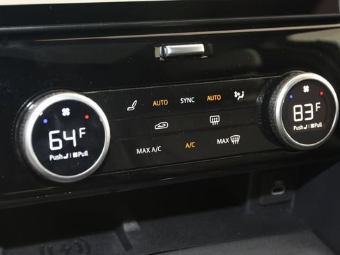 Used 2023 Land Rover Discovery S R-Dynamic image 33