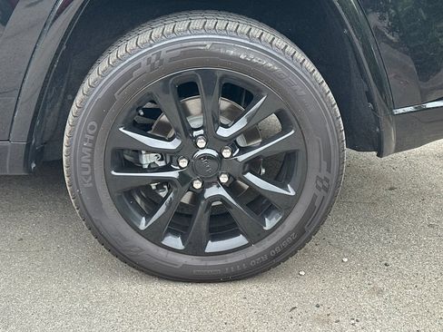 Used 2019 Jeep Grand Cherokee Altitude AWD/4WD image 8