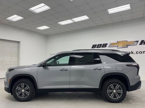 New 2026 Chevrolet Traverse LT w/ Driver Confidence Package FWD image 8
