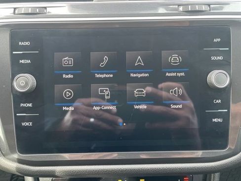 Used 2023 Volkswagen Tiguan SE image 14