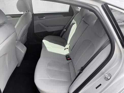 Used 2019 Hyundai Sonata SE FWD image 17