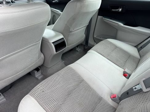 Used 2014 Toyota Camry LE FWD image 13
