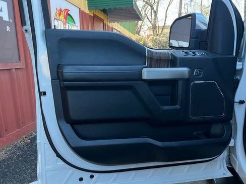 Used 2020 Ford F150 Lariat w/ Equipment Group 502A Luxury image 11