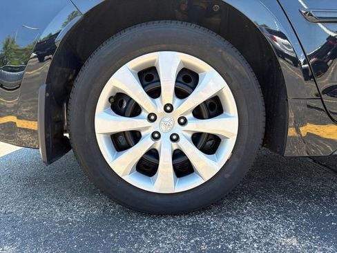 Used 2023 Toyota Corolla LE w/ Carpet Mat Package (TMS) FWD image 19