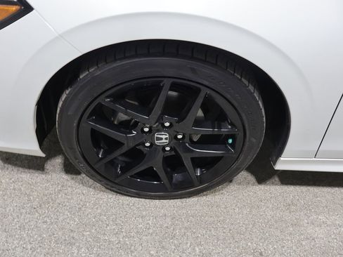 Used 2023 Honda Civic Sport image 9