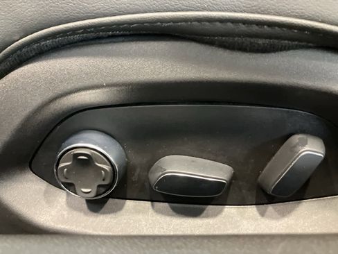 Used 2021 Chevrolet Corvette Stingray Premium Conv w/ 3LT image 11