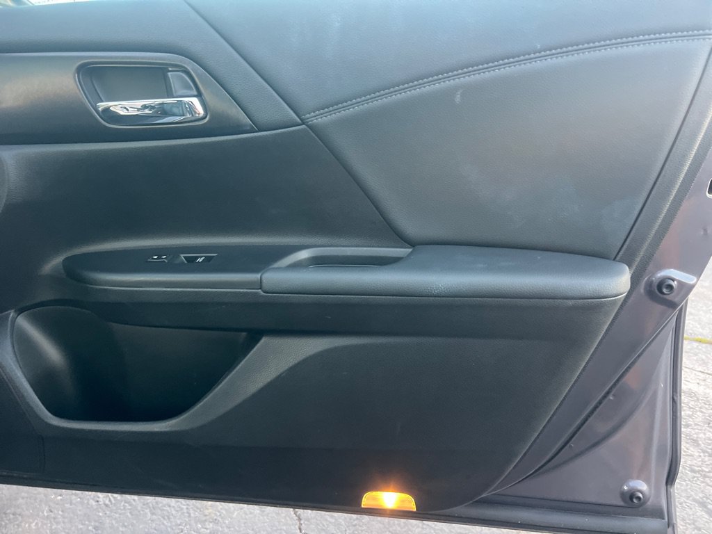 Used 2015 Honda Accord EX-L image 18