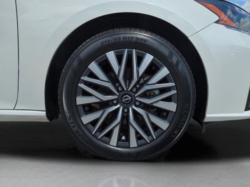 Certified 2025 Nissan Altima 2.5 SV image 23