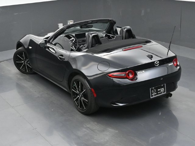 Used 2024 MAZDA MX-5 Miata Grand Touring RWD image 33