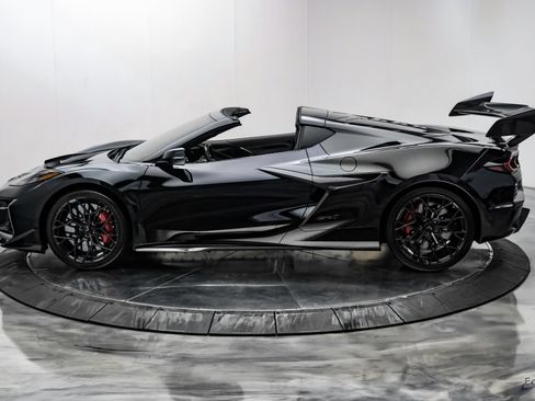Used 2026 Chevrolet Corvette ZR1 w/ ZR1 Carbon Fiber Aero Package RWD image 9
