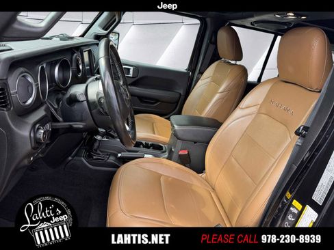 Certified 2022 Jeep Wrangler Unlimited Sahara w/ Cold Weather Group image 11
