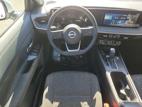 Certified 2025 Nissan Kicks SV image 19