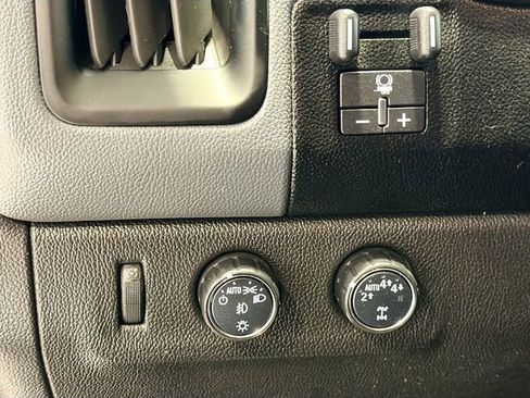 Used 2018 Chevrolet Colorado Z71 w/ Centennial Edition AWD/4WD image 10