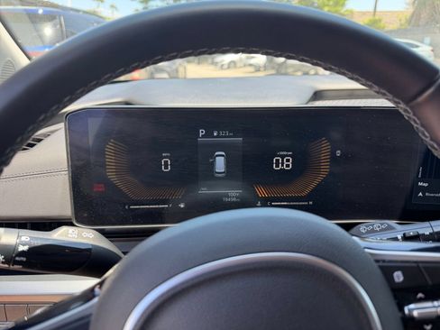 Used 2026 Kia Carnival FWD image 38