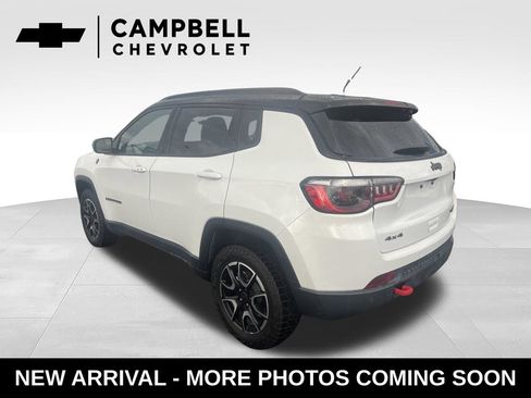 Used 2025 Jeep Compass Trailhawk AWD/4WD image 3