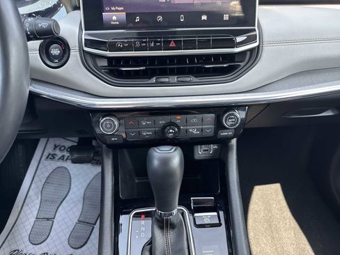 Used 2022 Jeep Compass Limited image 30