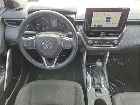 Used 2023 Toyota Corolla Cross LE image 19