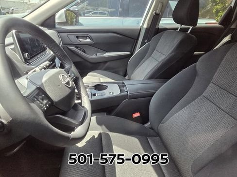 Used 2026 Nissan Rogue SV FWD image 8