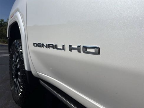 Used 2024 GMC Sierra 2500 Denali Ultimate AWD/4WD image 6