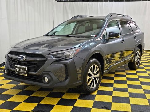 Used 2023 Subaru Outback Premium image 7