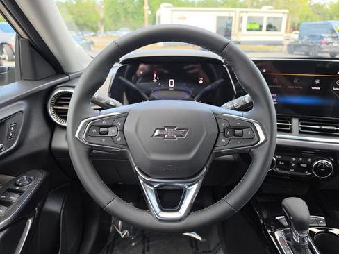 New 2026 Chevrolet Trax ACTIV w/ Sunroof Package FWD image 15