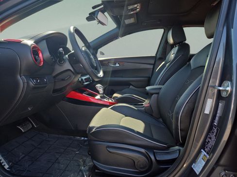 Used 2024 Kia Forte GT-Line w/ GT-Line Premium Package image 24