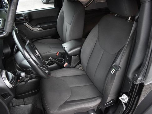 Used 2017 Jeep Wrangler Sport w/ Quick Order Package 23S AWD/4WD image 18