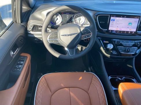 New 2026 Chrysler Pacifica Pinnacle AWD/4WD image 41