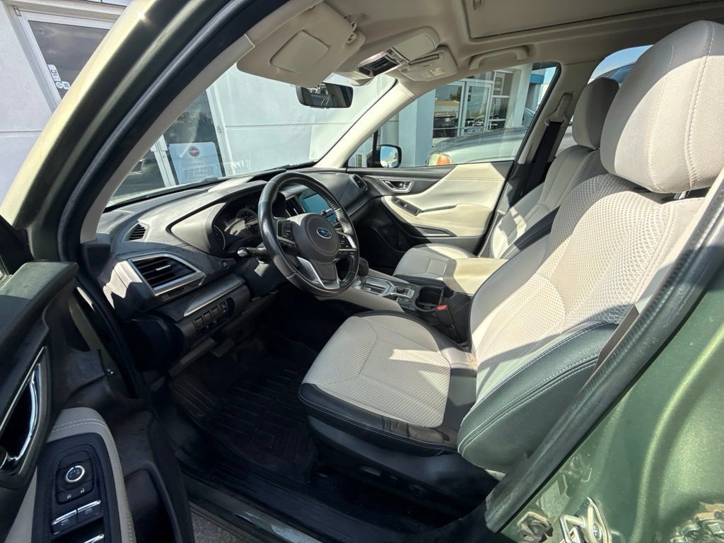 Used 2019 Subaru Forester Premium AWD/4WD image 5