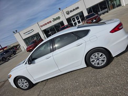 Used 2019 Ford Fusion S image 5