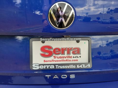 Used 2024 Volkswagen Taos SEL image 32